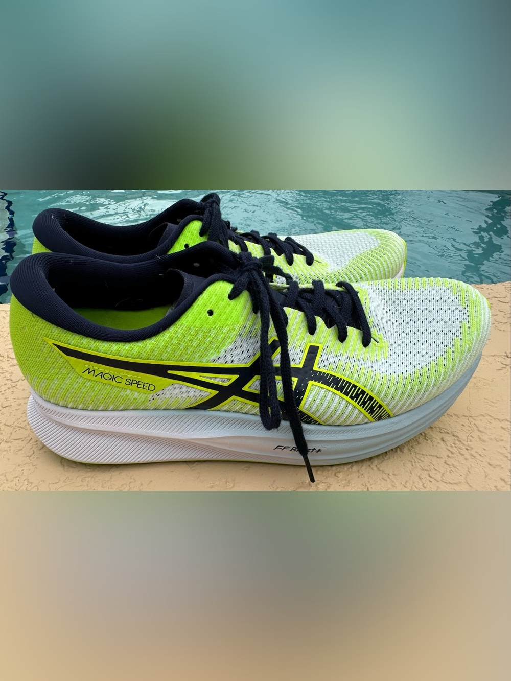 Asics Magic Speed 2 Safety Green Running Shoes (FF Blast+) 1011B443 Size 9.5 VGC
